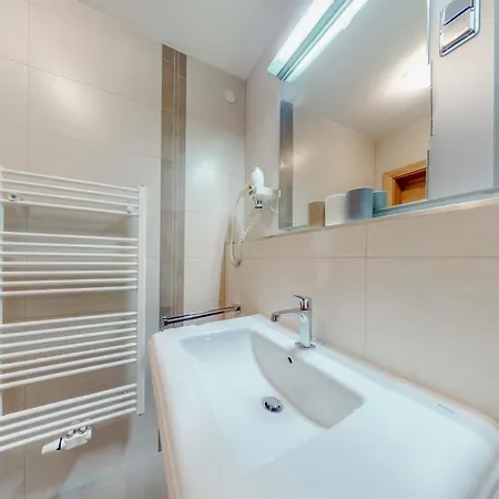 Jonghof 3 アパート *